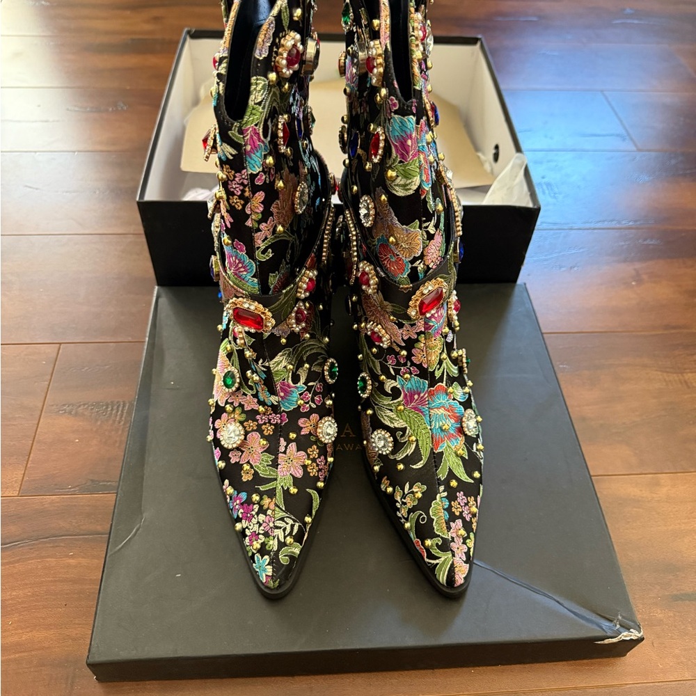 Floral Embellished Heeled Boots